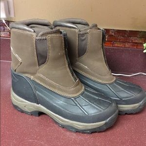 Like new Men's snow boots