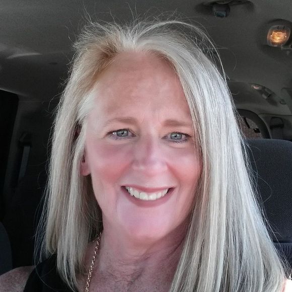 Meet your Posher, Lori - Picture 1 of 1