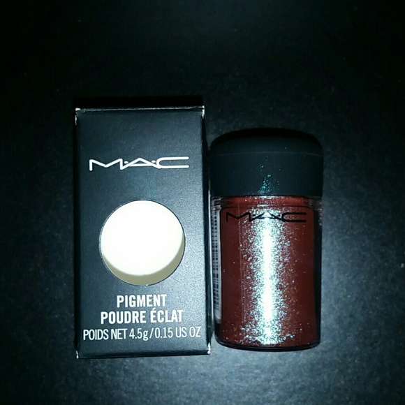 Mac pigment in blue brown