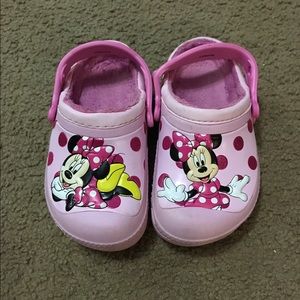 Minnie Mouse Warm Crocs