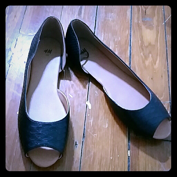 Black Peep-toe Flats