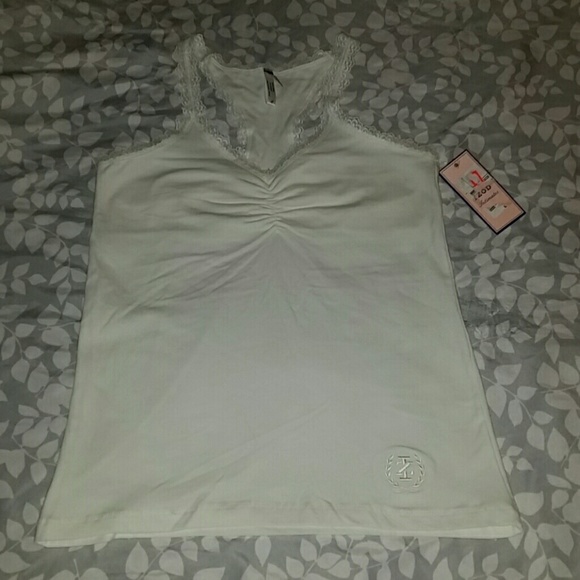 NWT IZOD intamates tank with built in bra