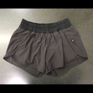 Lululemon Tracker Short IV (4-way stretch)