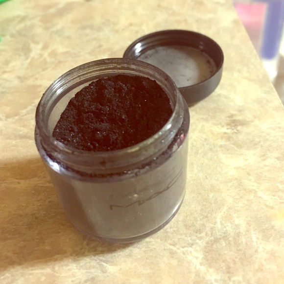 Authentic Mac pigment!