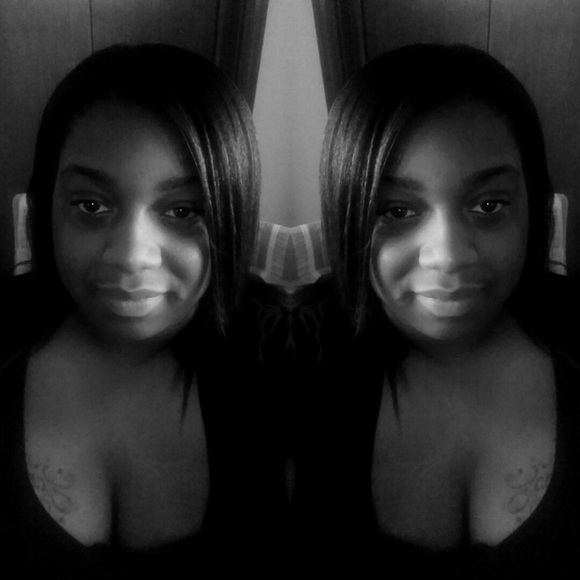 Meet your Posher, Sabrina - Picture 1 of 1