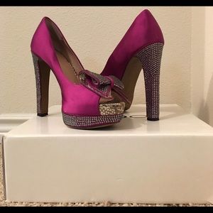 Vince Camuto Peep Toe