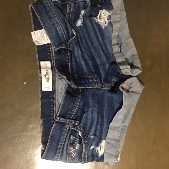 Hollister jean shorts  (ONLY SELLING UNTIL SUNDAY)