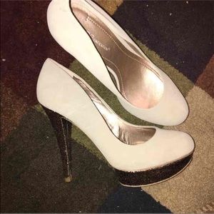 BCBG generation tan nude heels size 10