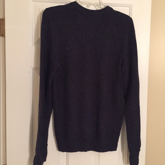 Men's Small Hollister V-Neck Sweater - Picture 2 of 3
