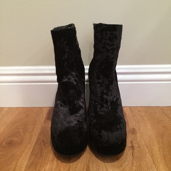Deena and Ozzy velvet boots