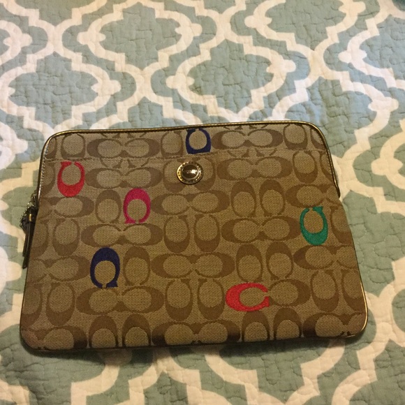 Coach IPod Case. Very Good condition.