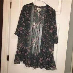 American Eagle Kimono 😍🌸🌻