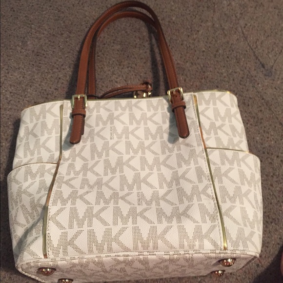 MK purse - Picture 4 of 4