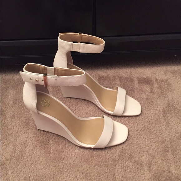 New in box Ann Taylor wedge