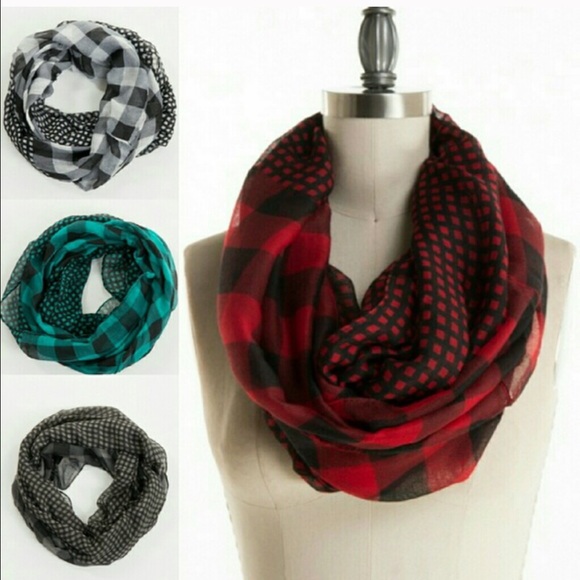 Black and white buffalo plaid/check scarf - Picture 2 of 2