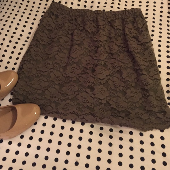 Lace skirt