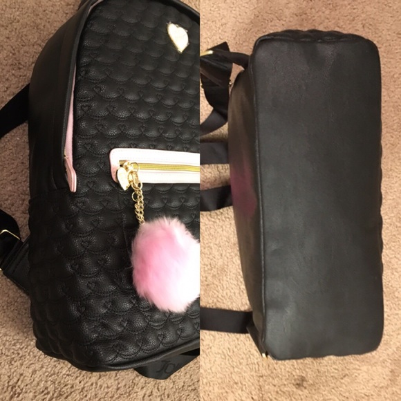 🚫Sold🚫Betsey Johnson Quilted Hearts Backpack - Picture 3 of 4