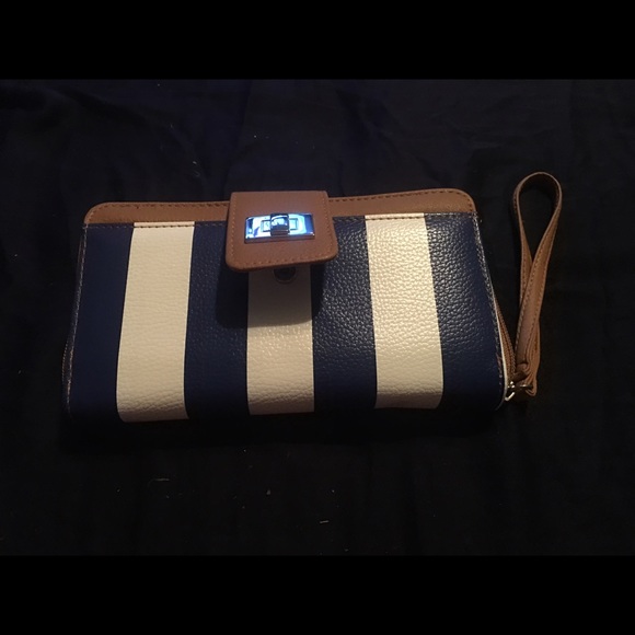 Brand new wristlet / wallet