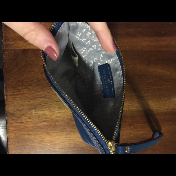 Kate Spade wristlet - Picture 3 of 3