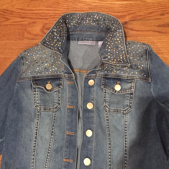 Chico's  size 1 platinum denim crop jacket size
