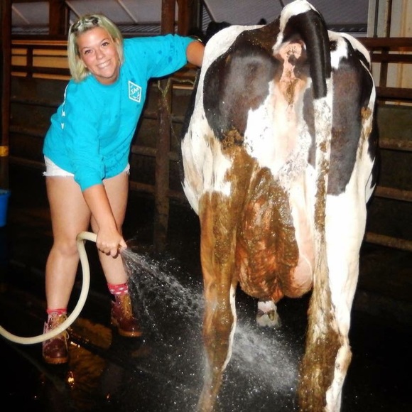 Meet your Posher!! - Picture 2 of 4