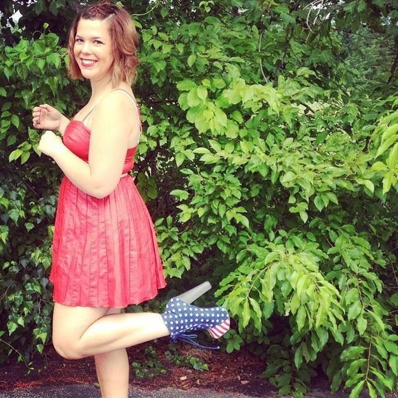 Meet your Posher!! - Picture 3 of 4