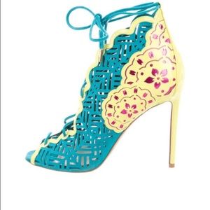 Nicholas Kirkwood lace up booties size 7.5