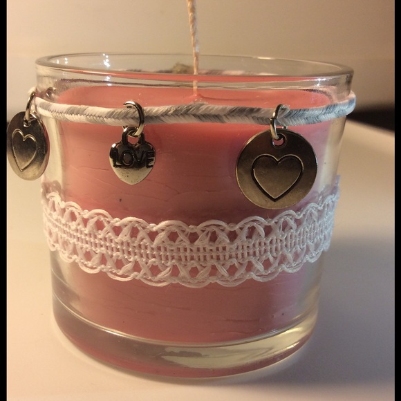Sweet Strawberry Scented Candle - Picture 2 of 4