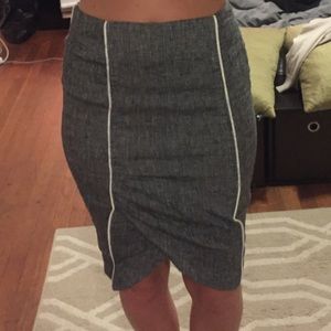 Women's BeBe cinch grey skirt