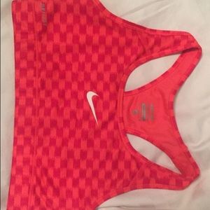 nike patterned sports bra