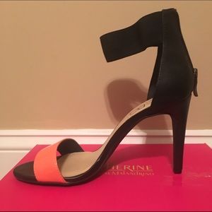 BCBG Paris Fandita Heel 8.5 black ankle strap