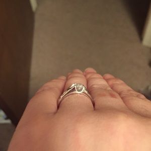 Pretty sterling silver Cz ring