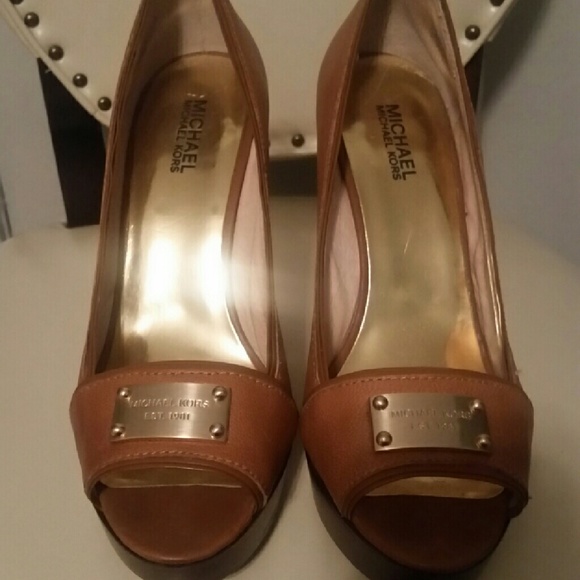 Gorgeous MICHAEL by Michael Kors Open-Toe Pumps