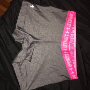 Under Armour active shorts size medium