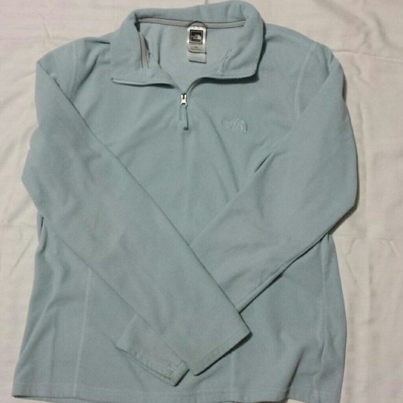 SALE**Light blue north face pullover