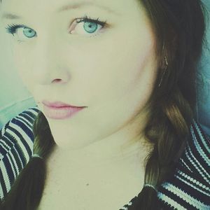 Meet your Posher, Holly