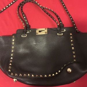 black crossbody bag and shoulder bag