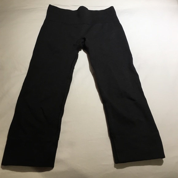 LULULEMON: flow and go crop