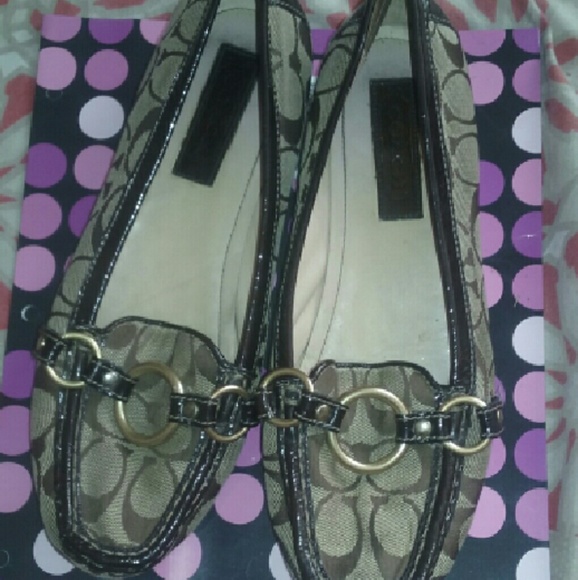 Coach shoes willing to trade