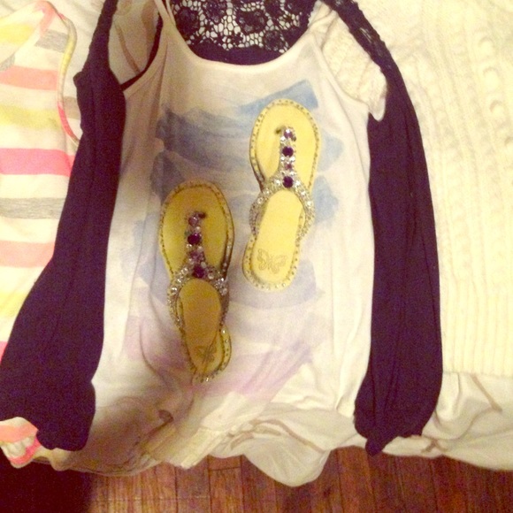 Pretty shirt good condition no stains