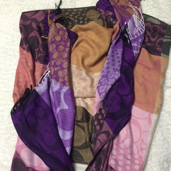 Large scarf - Picture 2 of 2