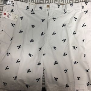 Izod white twill shorts with lobsters