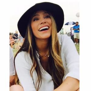 Meet your Posher, Nikki