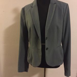 Fitted gray blazer