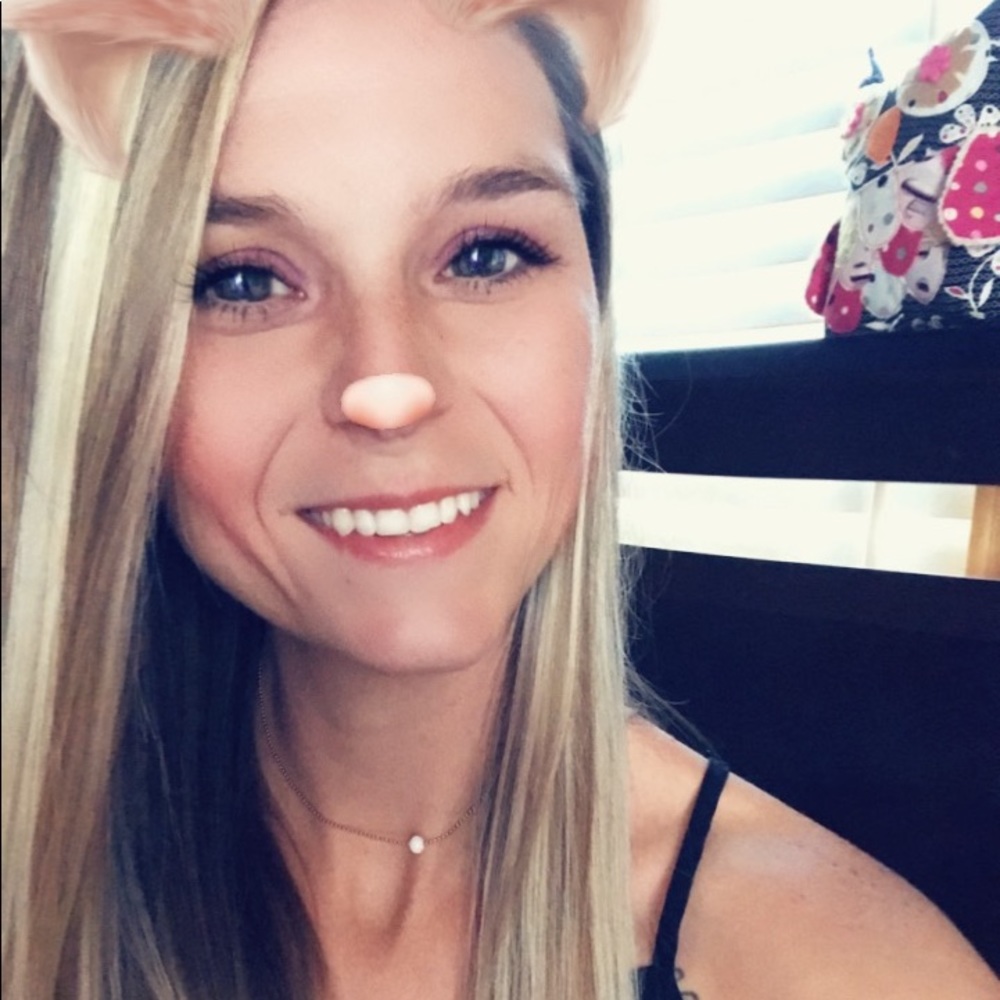 Meet your Posher, Andrea