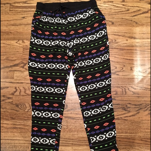 Aztec Drawstring pants - Picture 2 of 3