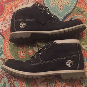 Navy blue/white/gray timberland booties