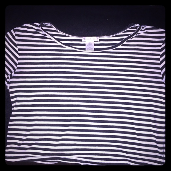 🦄Striped short sleeve crop top
