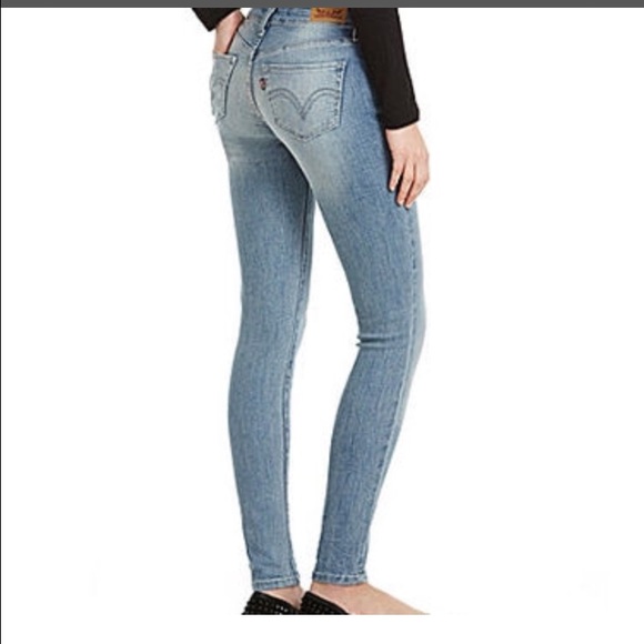 NWT Levi Skinny Jeans