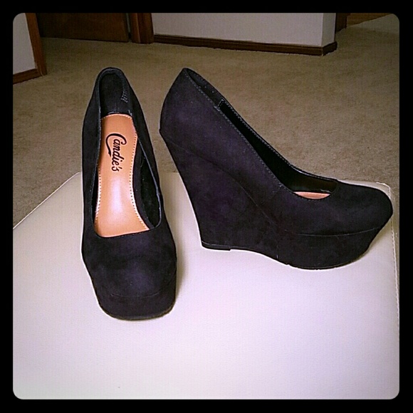 Candie's High Wedge